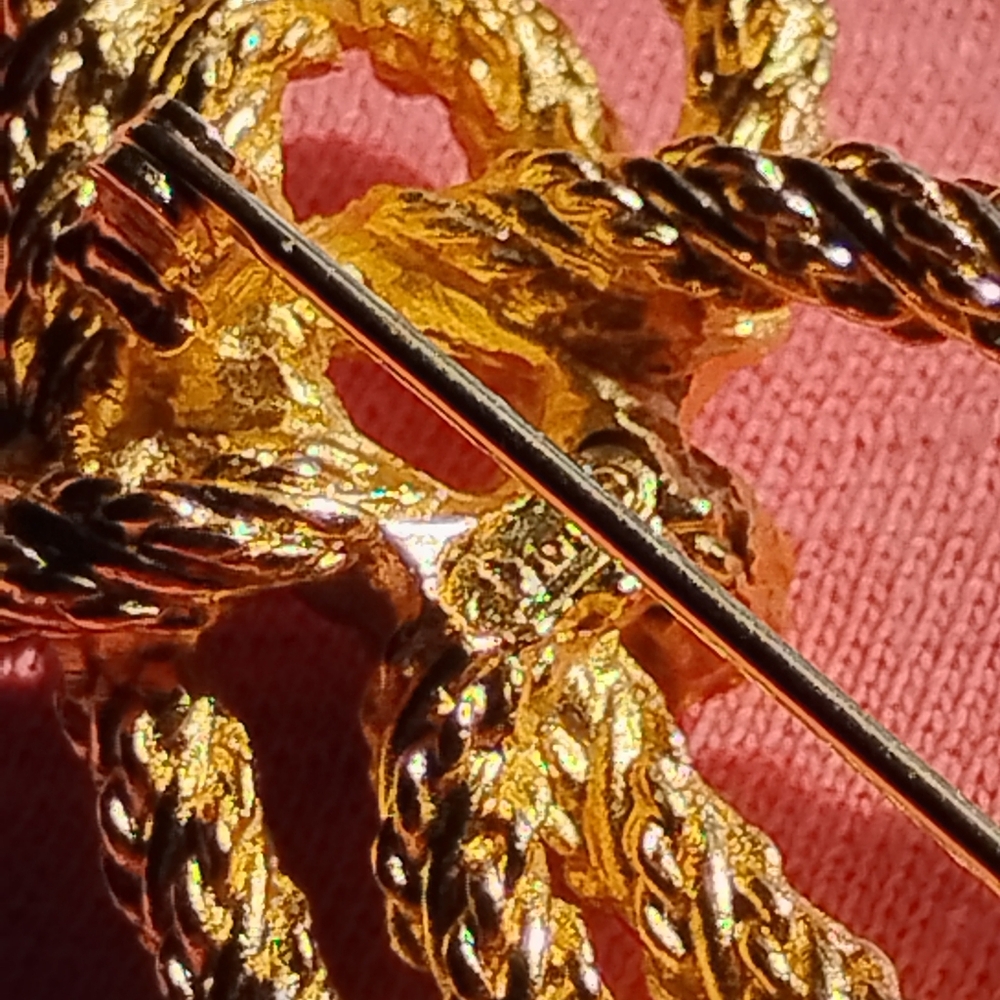 Christian Dior Vintage Elegant Gold Plated Knot Brooch.Authintic - Picture 6 of 16
